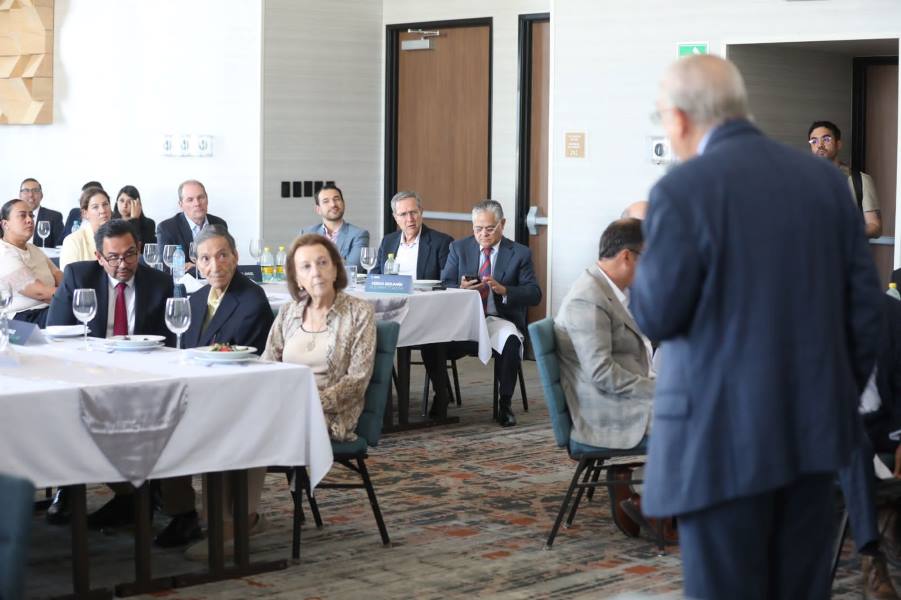 Acude alcalde a toma de protesta de la nueva directora de Desarrollo Económico de Ciudad Juárez