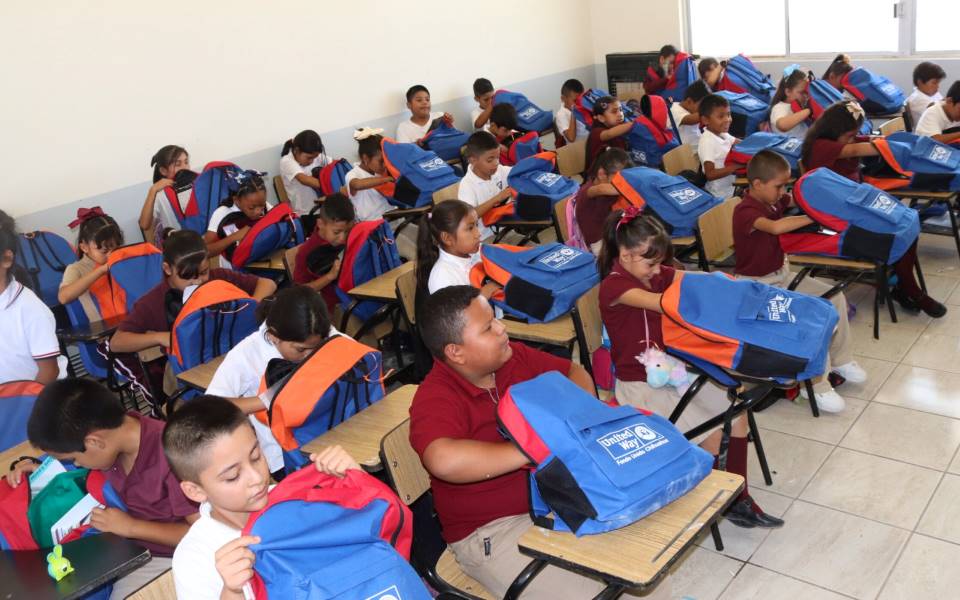 Fondo Unido – United Way Chihuahua entregó más de 1,000 mochilas escolares