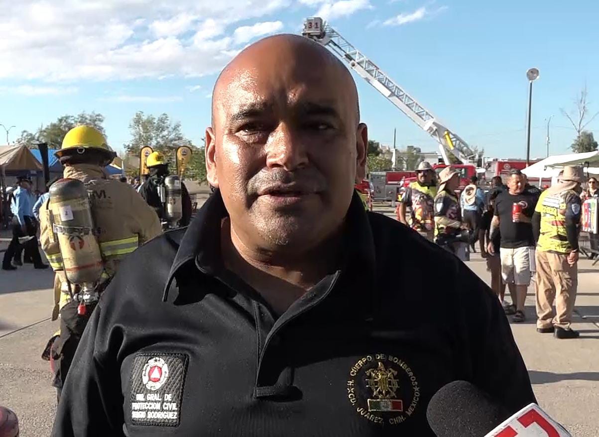Bomberos refuerzan su preparación mediante retos y competencias de resistencia.
