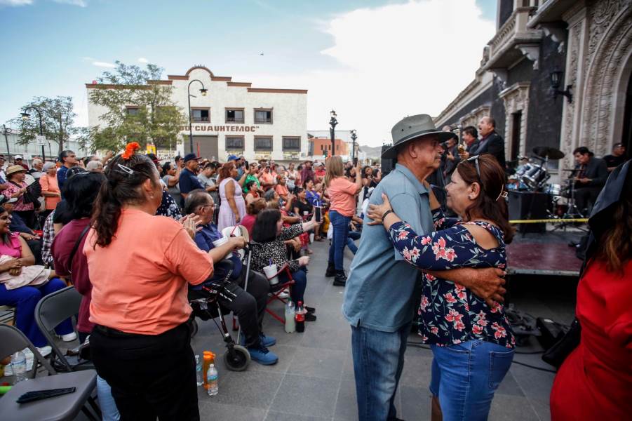 Celebran con gran entusiasmo el “Festival Cultural 60 y Más” en el Centro Municipal de las Artes