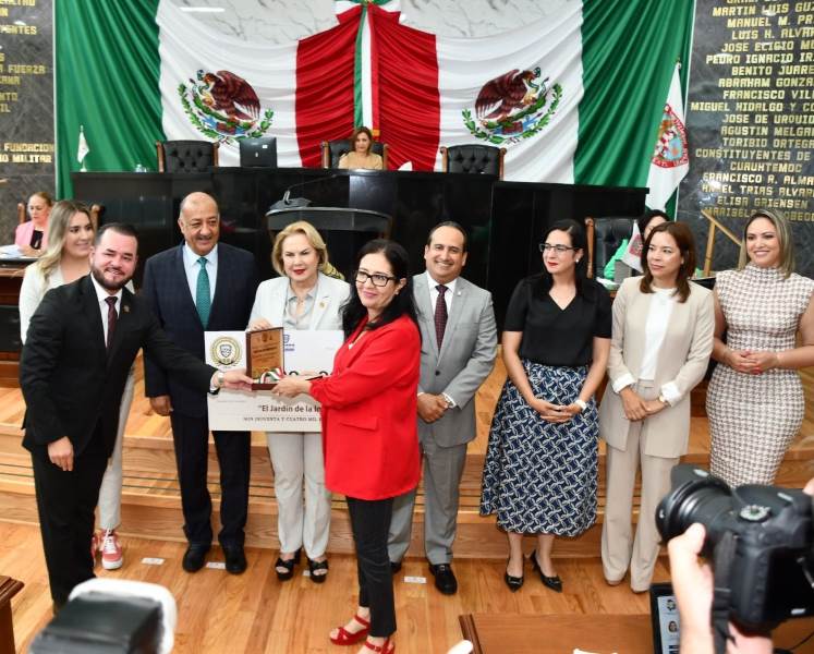 Entrega Estado y Congreso la Medalla Chihuahua al Mérito Educativo 2024