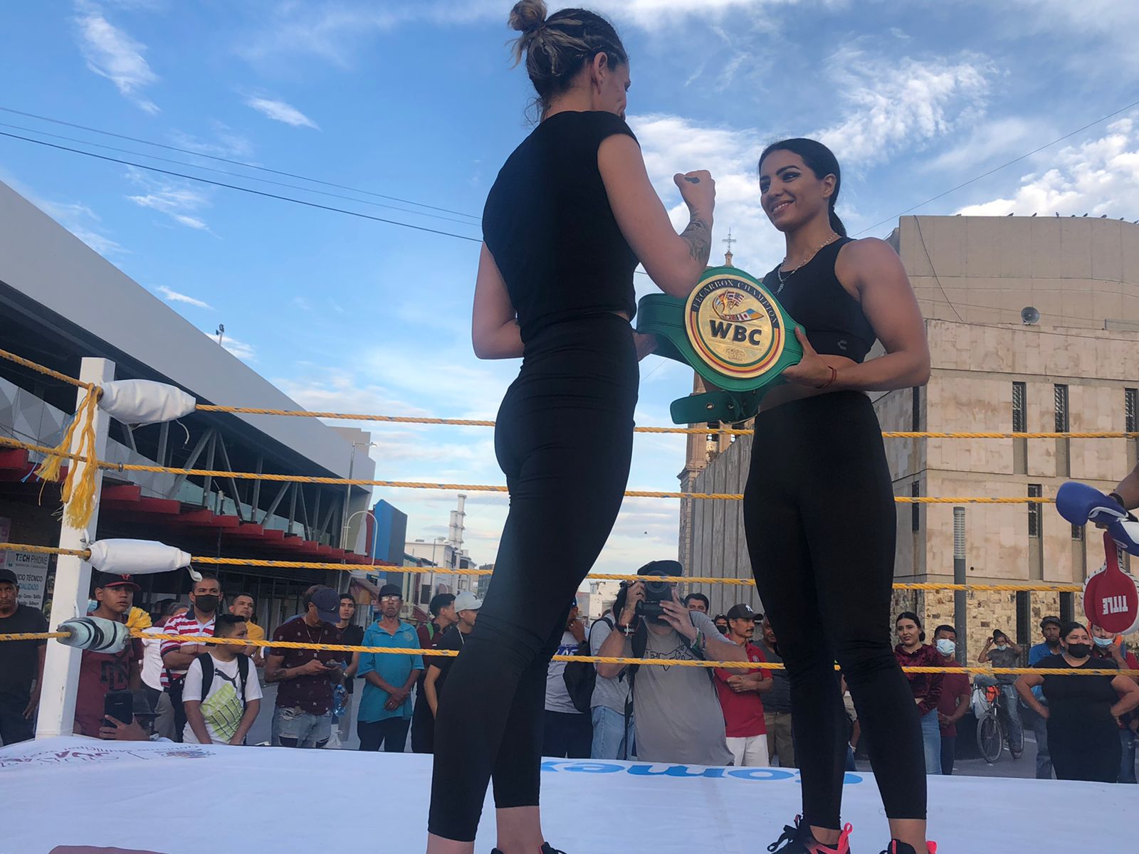 Miguel “Micky” Román y Diana “la Bonita”Fernández calientan los puños para la pelea