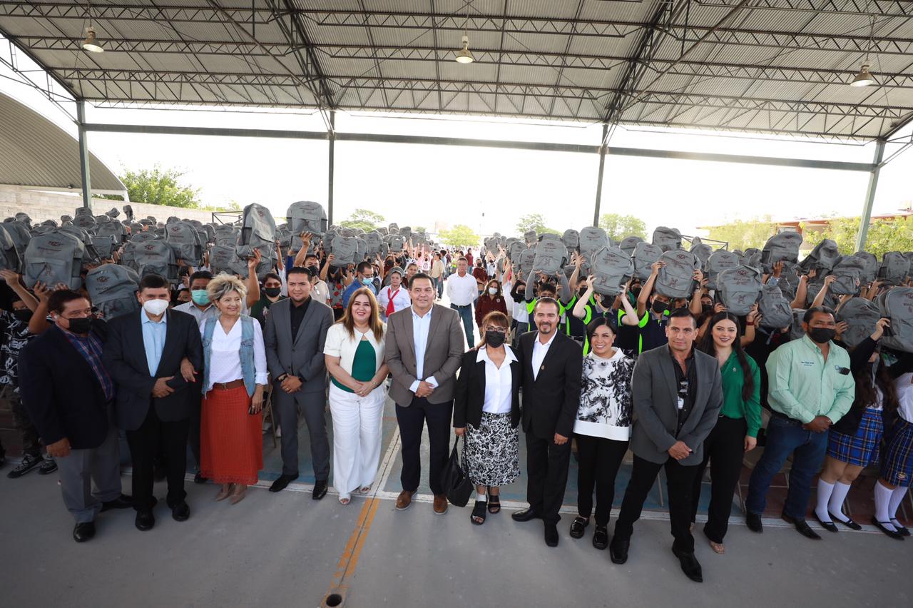 Entrega municipio 11 mil mochilas en segunda etapa de la cruzada por la educación