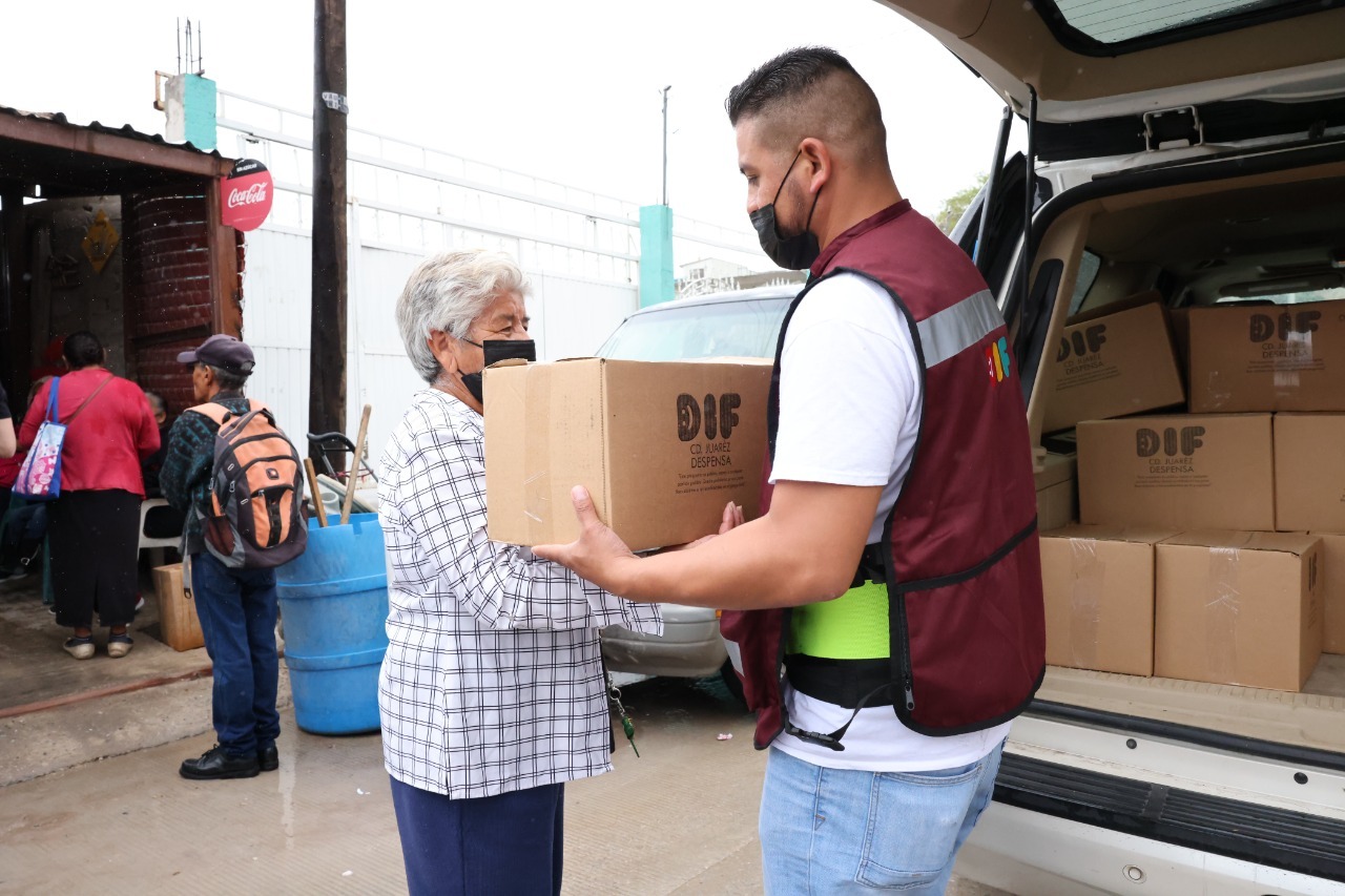 Entregó DIF Municipal de Juárez paquetes alimentarios a personas adultas mayores