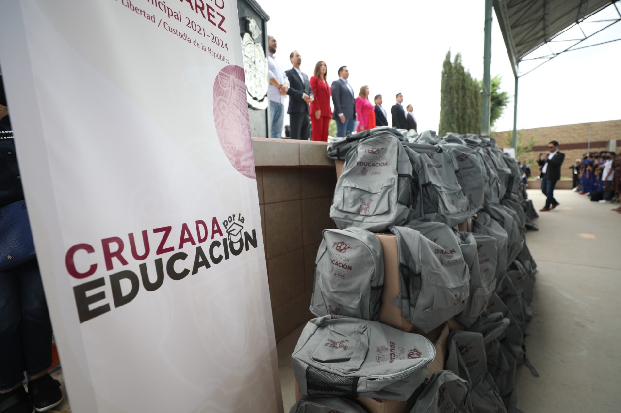 Arranca Cruzada por la Educación con la entrega más de 8 mil mochilas y útiles escolares