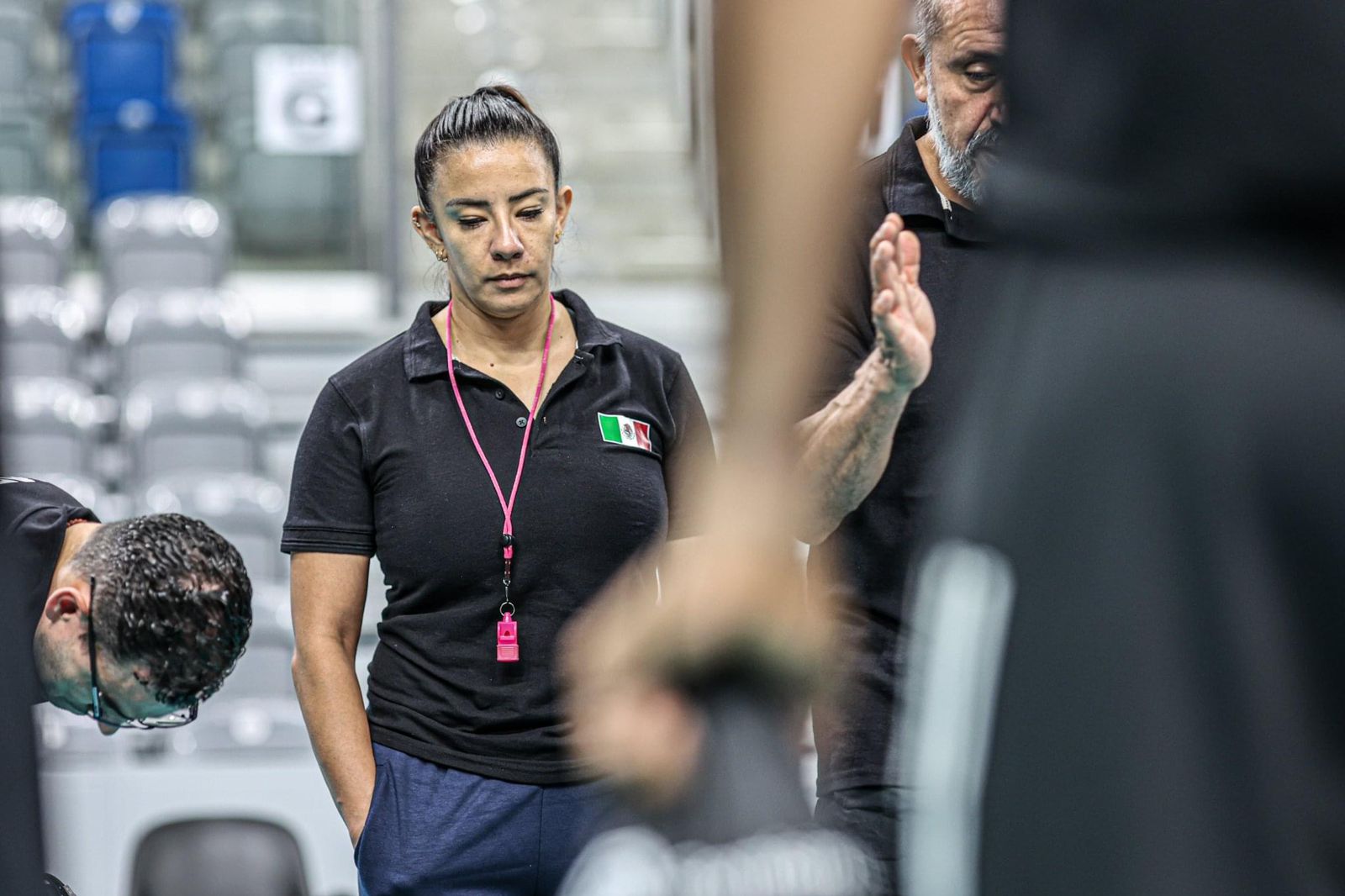 Mujer juarense lidera equipo de voleibol en Polonia