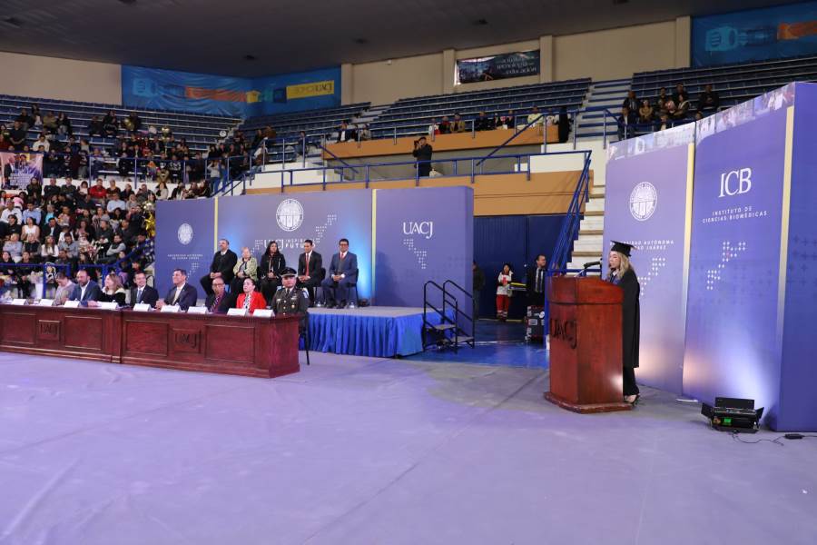 Presentó la UACJ a 291 nuevos profesionistas en el área de la salud