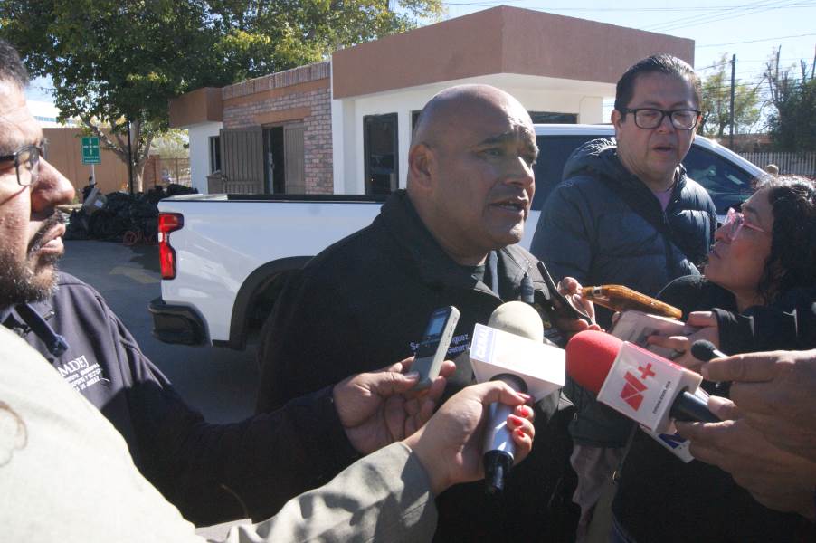 Investigan autoridades origen de incendios en establecimientos; reportan detención de una persona.