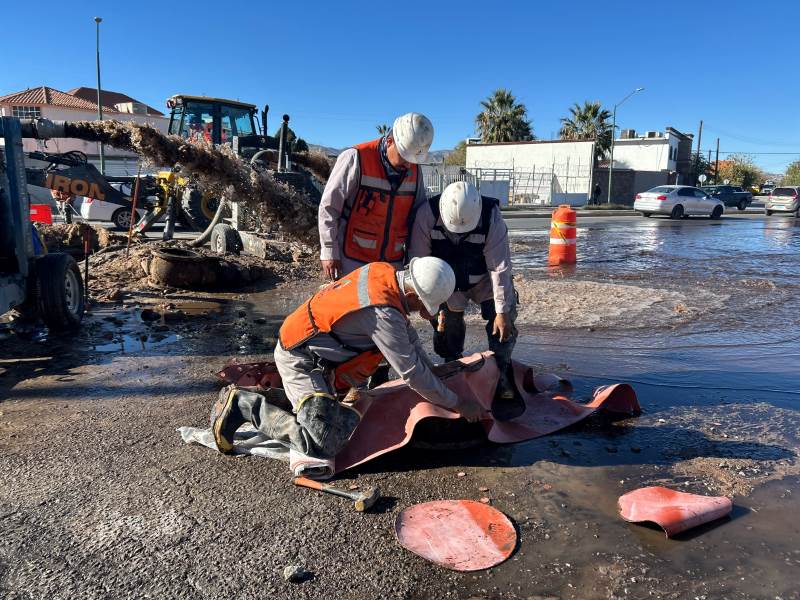 J+ realiza reposición de válvulas en varios sectores de la ciudad