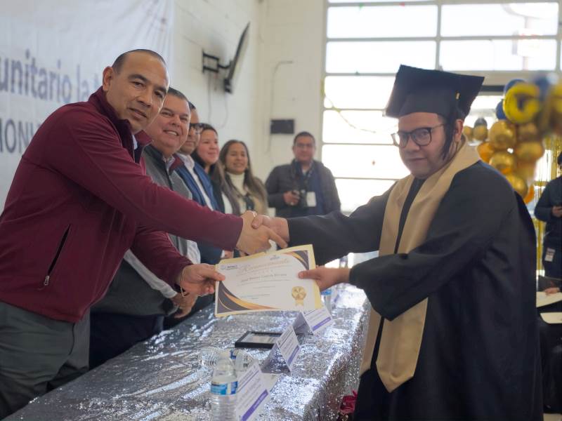 Centros Comunitarios e ICHEA firman convenio para fortalecer la educación de personas adultas