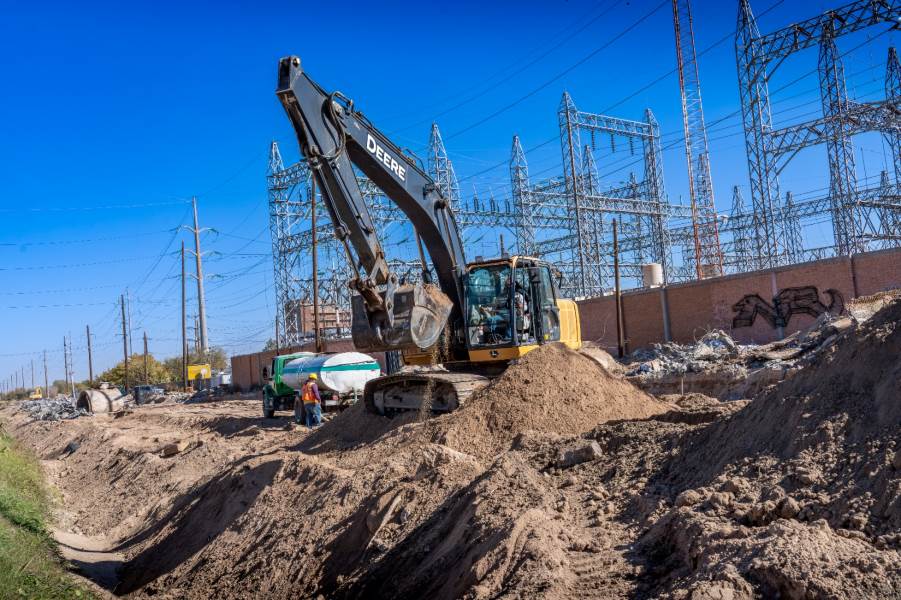 Junta de Agua y Saneamiento continúa reposición del colector Viñedos