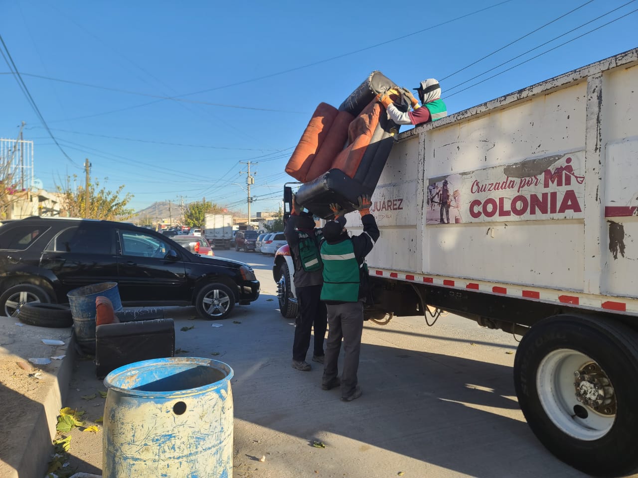 Llevan destilichadero a la Colonia Independencia II.