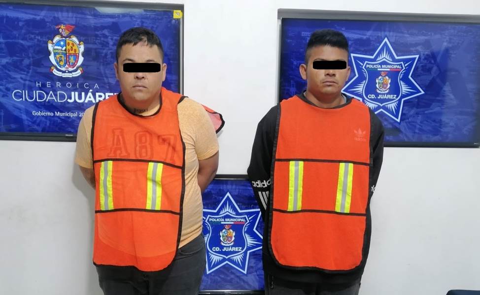 Detienen a dos hombres con cristal en Villas del Sur