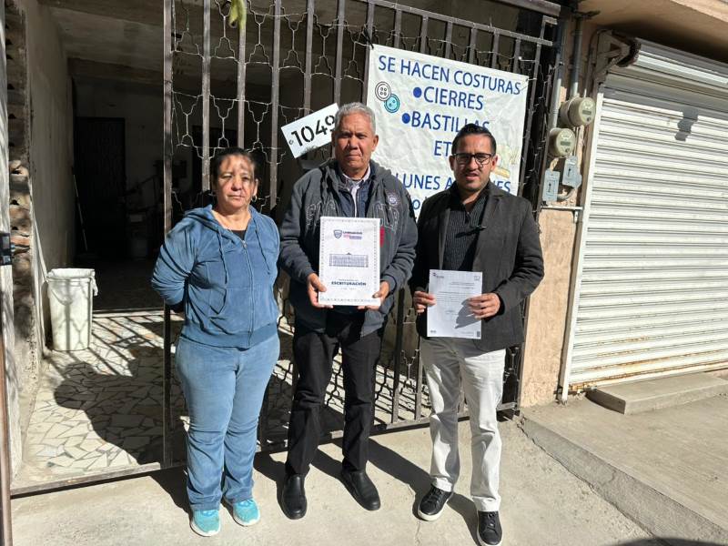 Entregan 200 escrituras de vivienda a familias de Ciudad Juárez