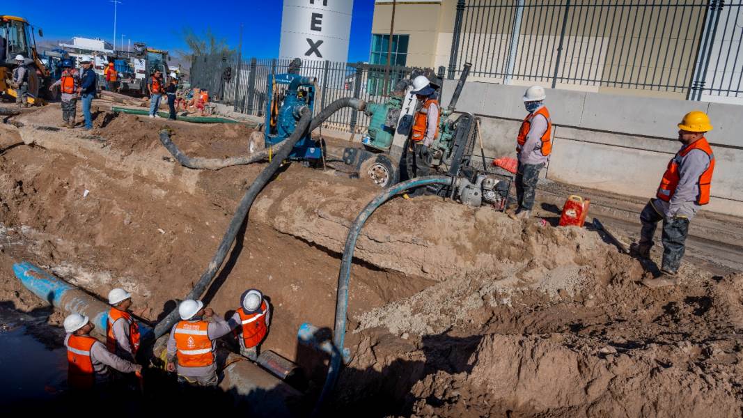 J+ realiza trabajos de reparación en línea de conducción sobre bulevar Talamás Camandari