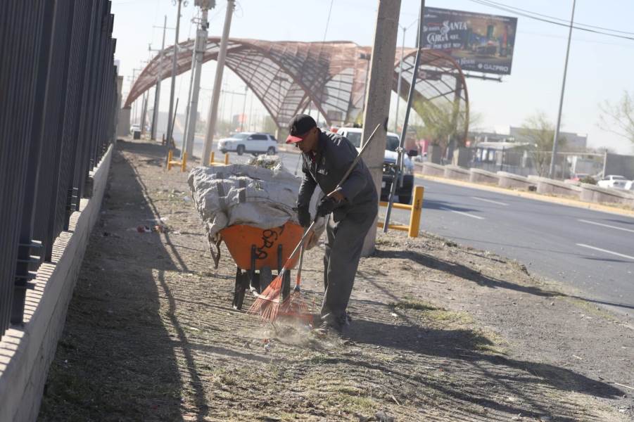 Refuerzan limpieza en avenidas del sur por temporada decembrina