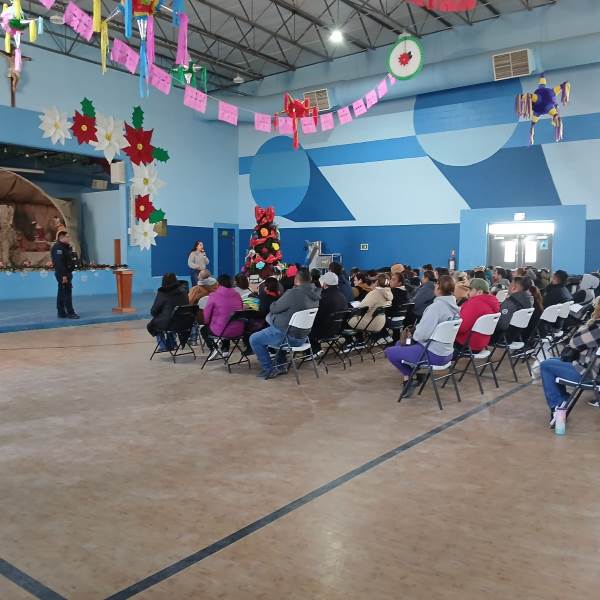 SSPM imparte plática a padres de familia sobre cuidado y responsabilidad parental