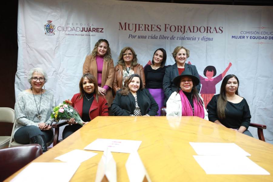 Entregan reconocimiento “Mujeres Forjadoras por una vida libre de violencia y digna”