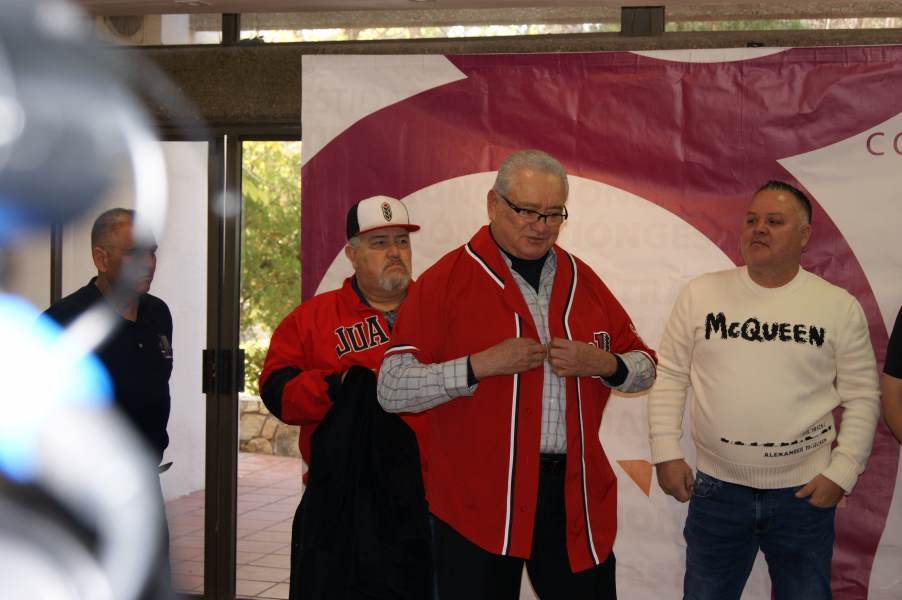 Nombran a Ricardo “Bacatete” Fernández manejador de los Indios de Juárez