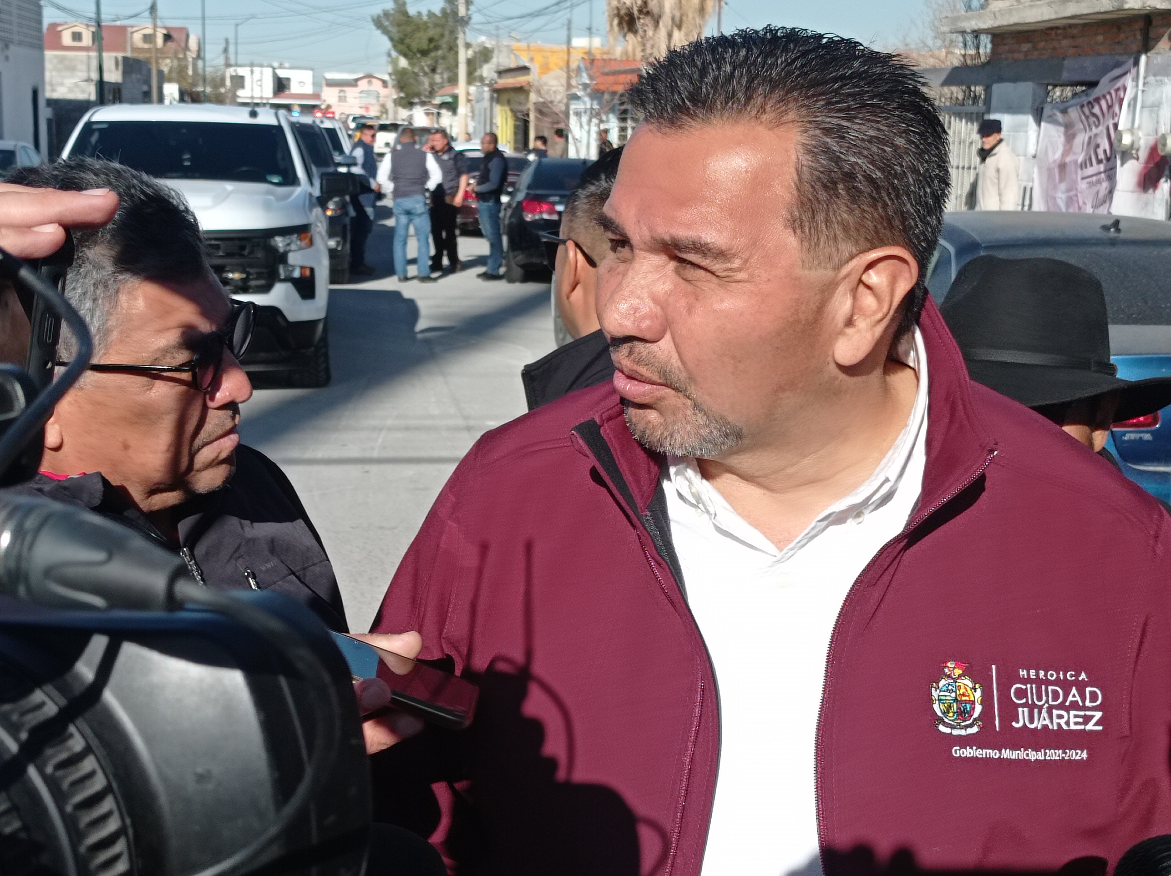 Resuelven peticiones de ciudadanos durante recorridos en colonias.