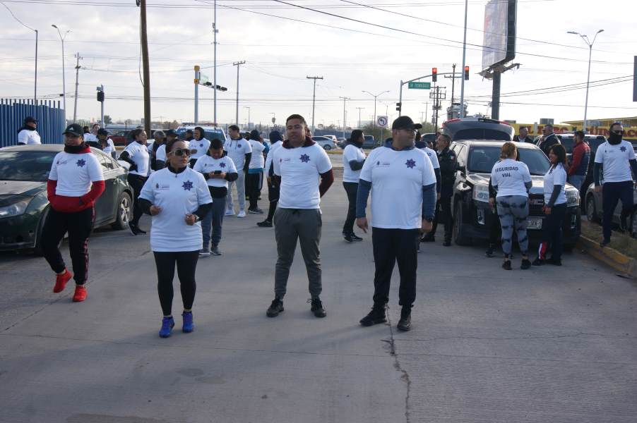 Con diferentes actividades, celebran el Día del Agente Vial.