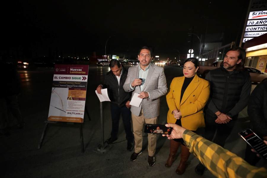 Encendió alcalde sistema de iluminación del bulevar Manuel Gómez Morin