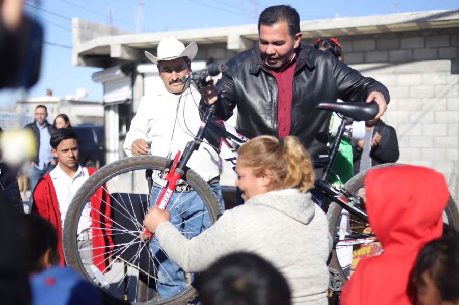 Yonkeros reconocen labor y atención del presidente municipal.