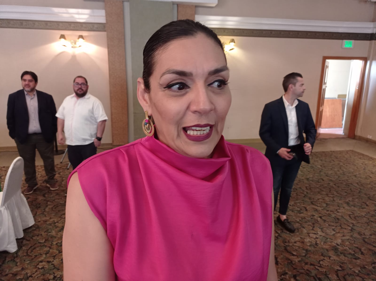 Revisa INE continuidad de espectaculares para la promoción de actores políticos.