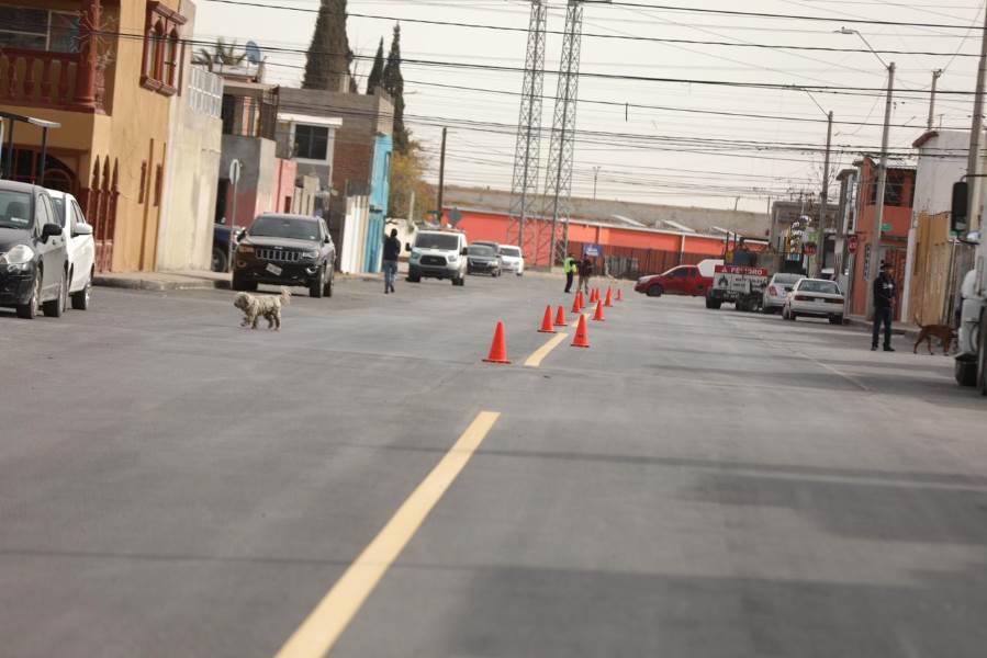 Entrega Presidente Pérez Cuéllar repavimentación de la calle Cártamo