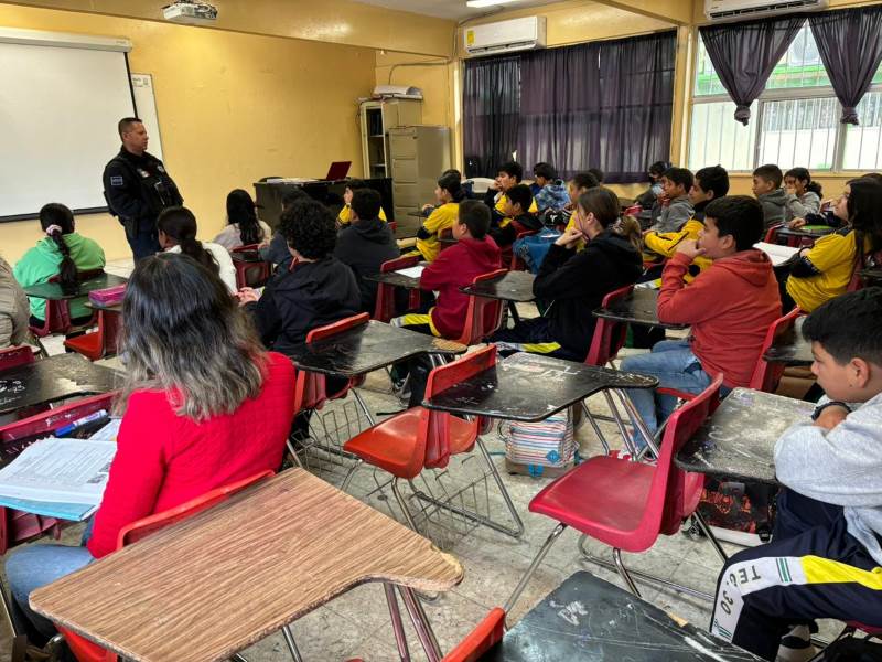 Continúan las pláticas preventivas en planteles escolares