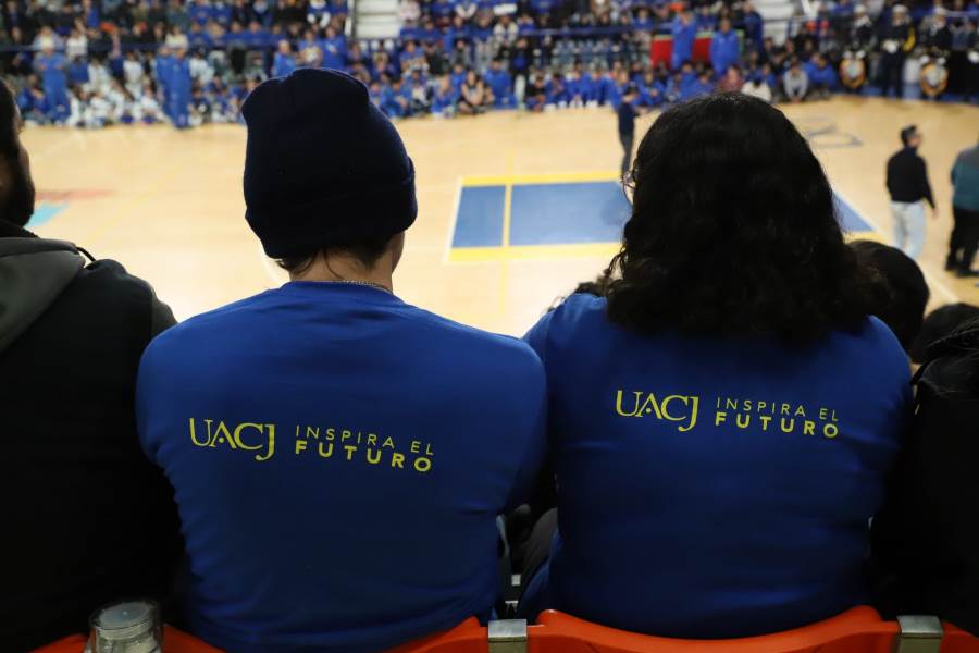 Miles de estudiantes iniciaron su camino universitario en la UACJ