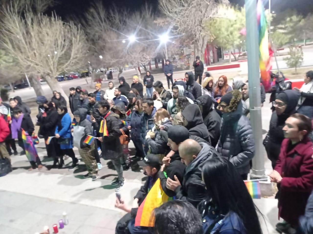 Destacan organismos legado de Nasho Díaz durante vigilia.