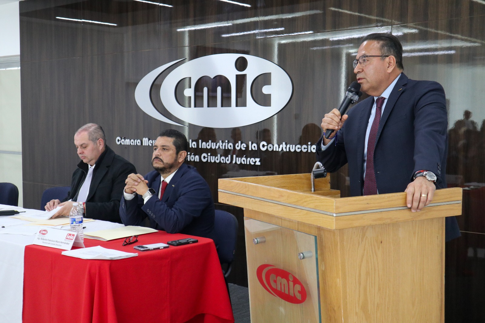 Reeligen a Fernando Suárez como presidente de CMIC.