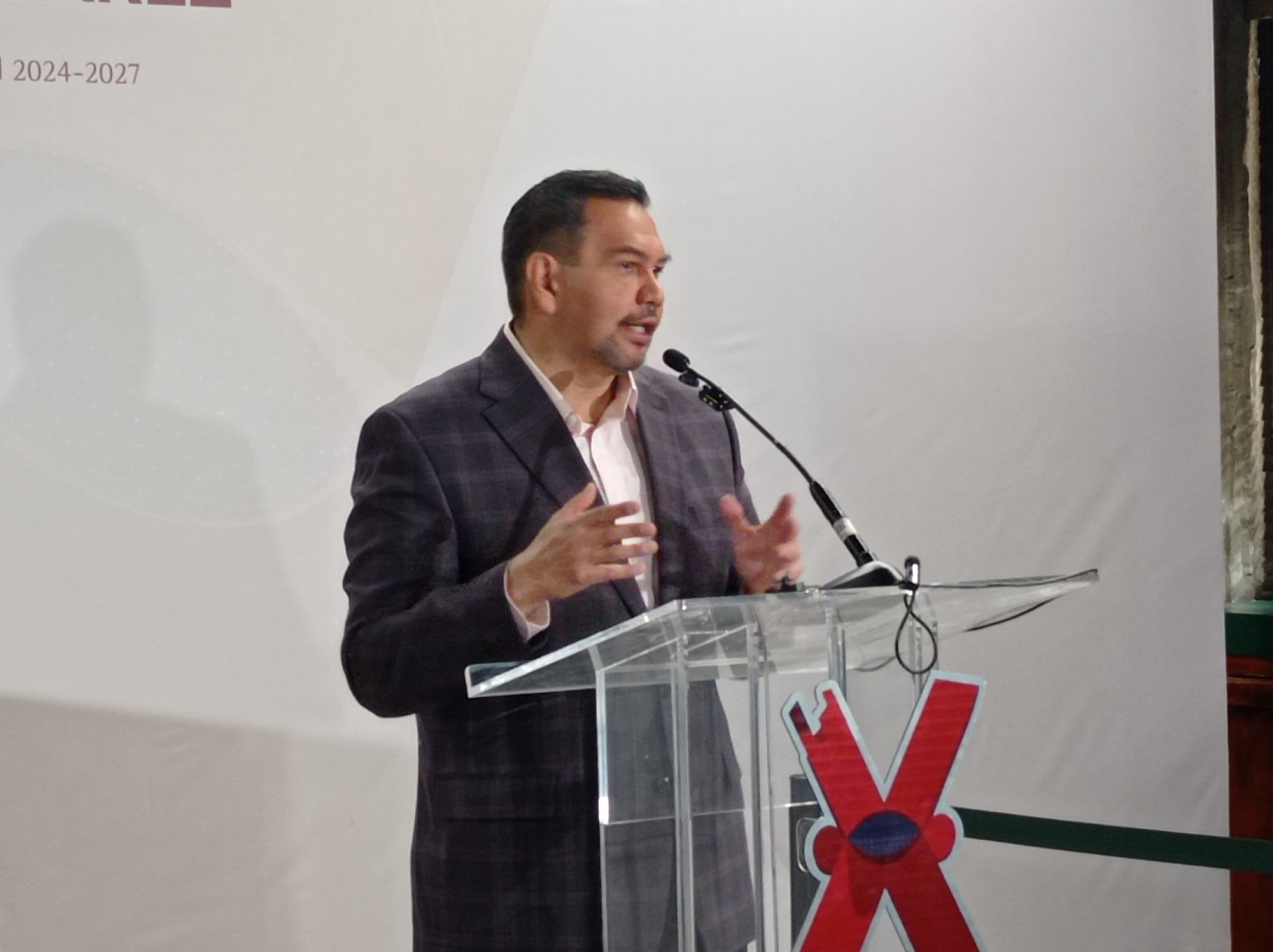 No debe generarse pánico por cierre de empresas.