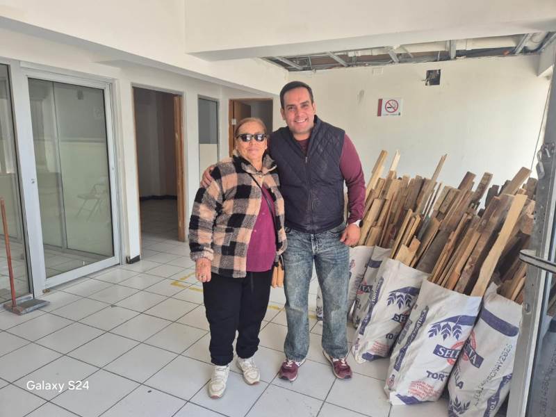 Entregan leña a familias del suroriente como apoyo ante bajas temperaturas