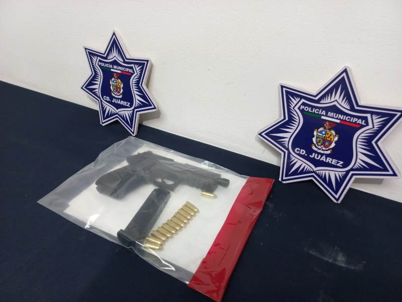 Aseguran arma tras intento de robo de vehículo en la colonia Partido Romero