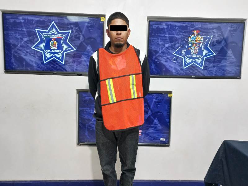 Detienen a hombre con arma de fuego y placas irregulares en Parajes de San José