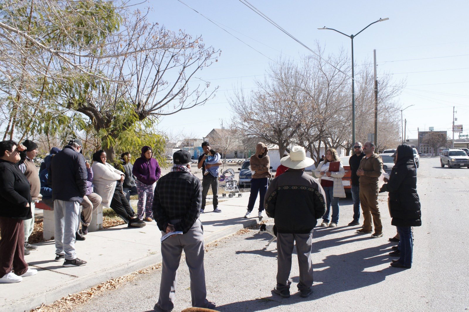 Atiende Atención Ciudadana del Suroriente solicitudes de vecinos de Praderas de Henequén