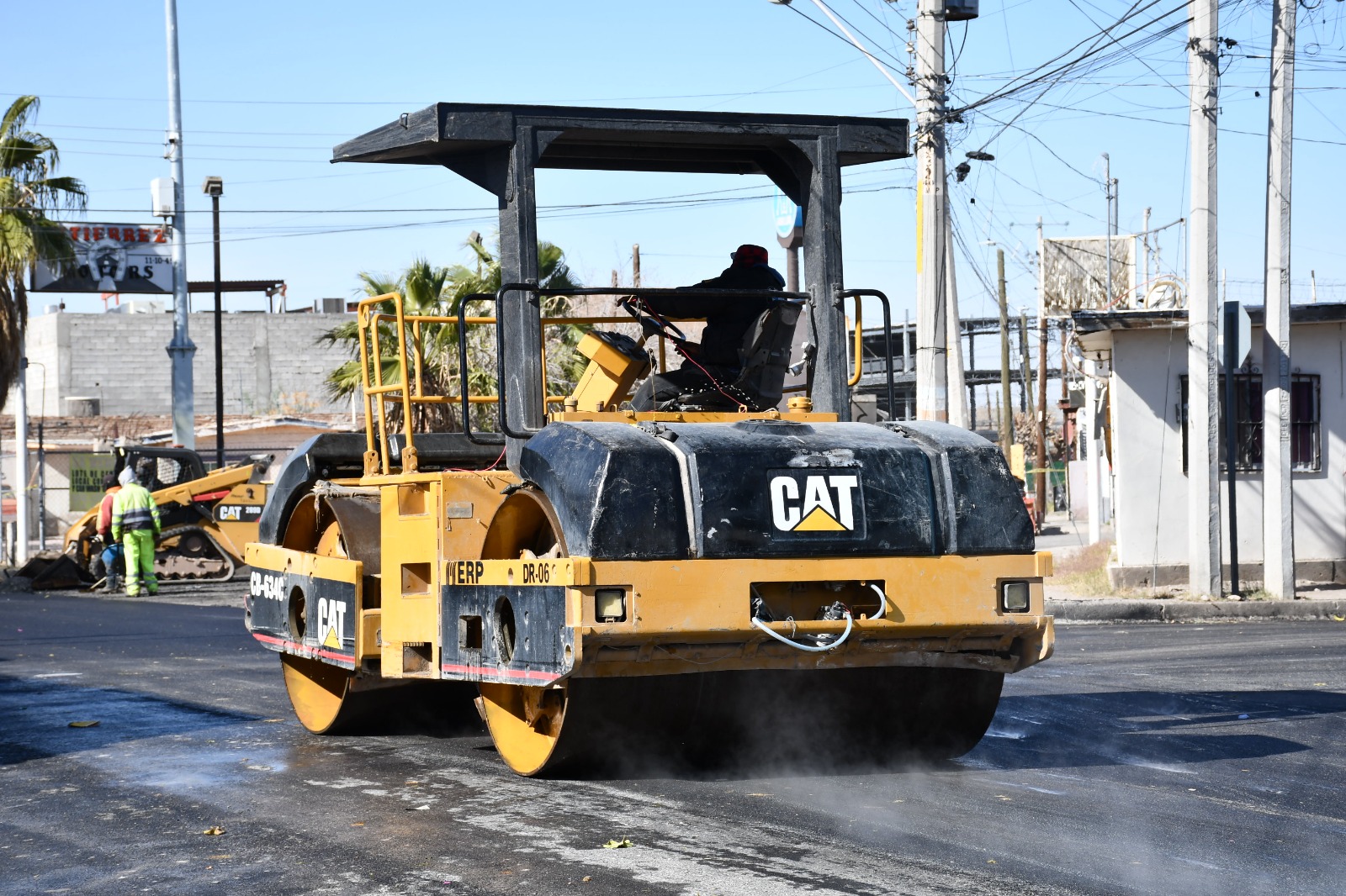 Avanza repavimentación de la calle Aguirre Laredo
