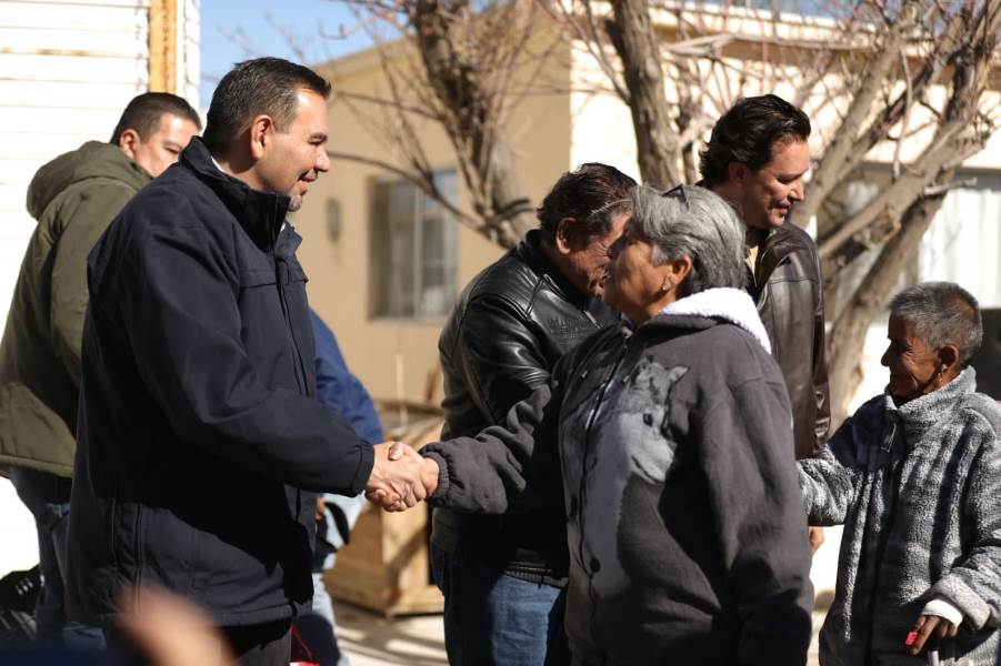 Entrega alcalde apoyos alimentarios en distintos sectores de la ciudad