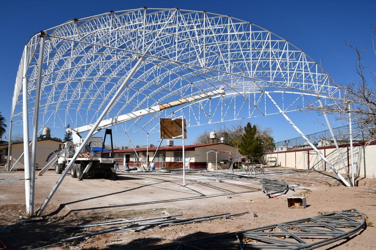 Avanza construcción de domo en primaria Ramona Soto de González