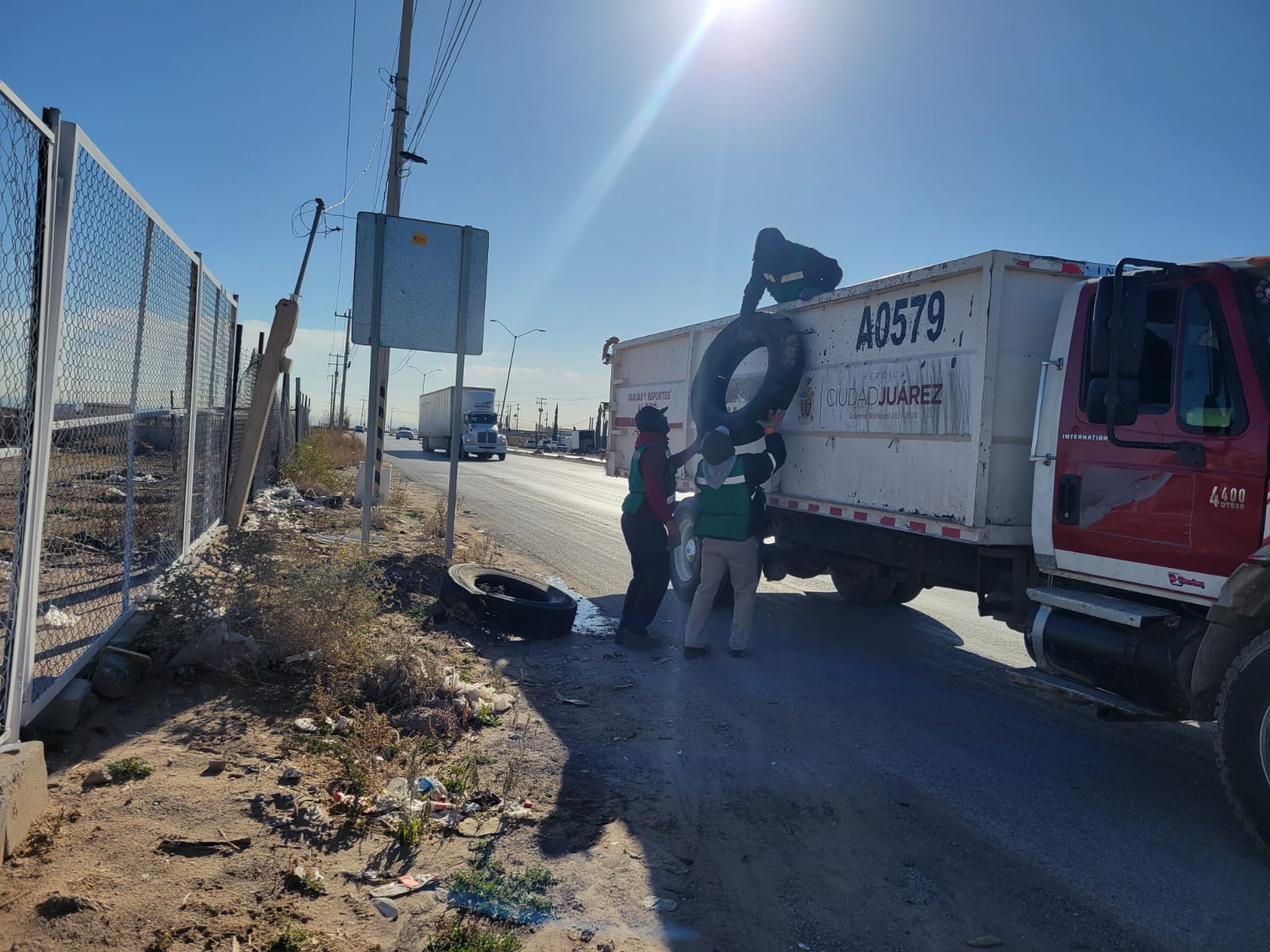 Retira municipio más de 300 llantas en jornada de limpieza.