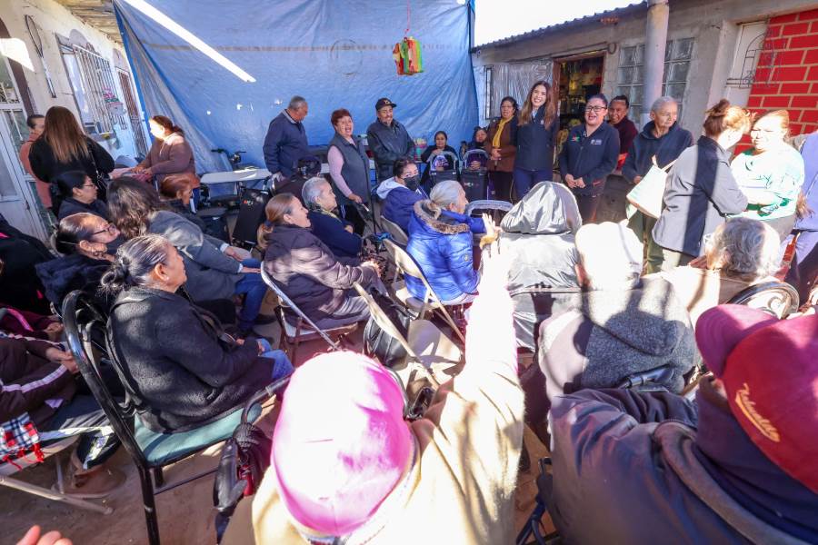 Visita Rubí Enríquez el Consejo del Adulto Mayor de la colonia Los Alcaldes