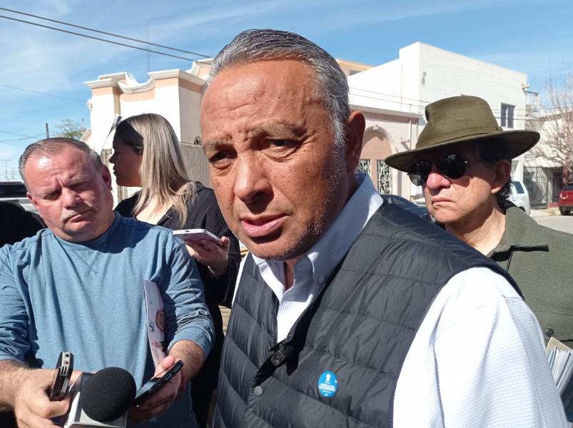 Incumplen constructoras en levantamiento de escombro tras bacheo.