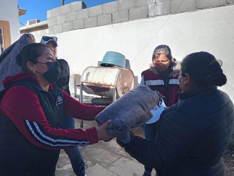 Entregó Desarrollo Social apoyos de invierno a comunidad Chinanteca