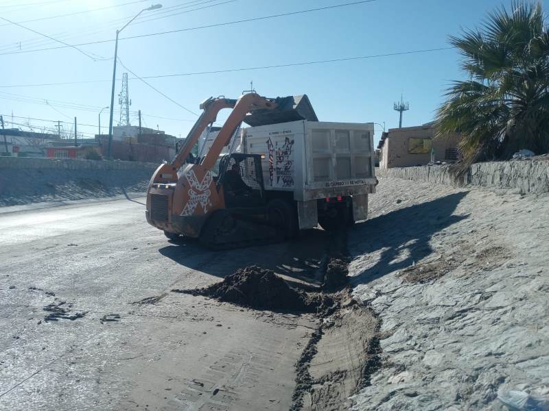 Realizan limpieza del Viaducto Díaz Ordaz