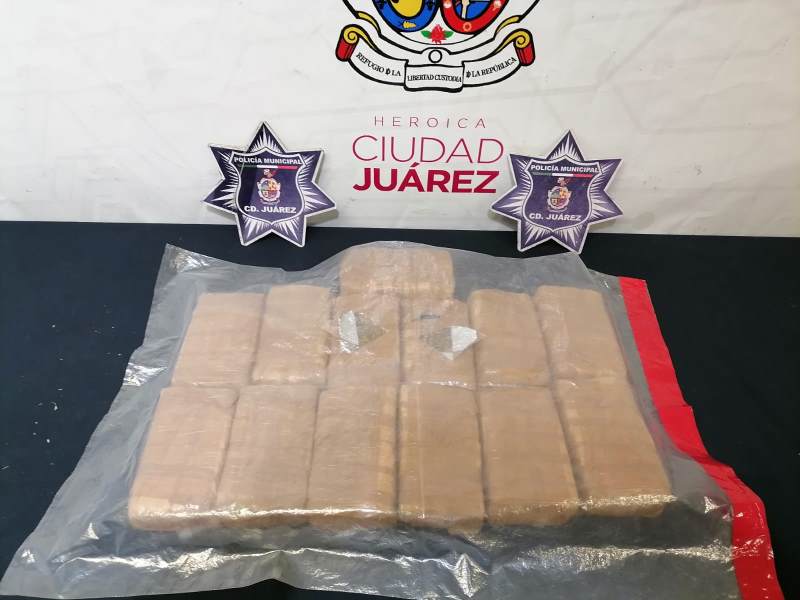 Detienen a sujeto cuando abandonaba mochila con 13 libras de marihuana
