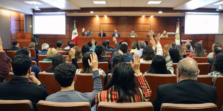 UACJ amplía su oferta educativa