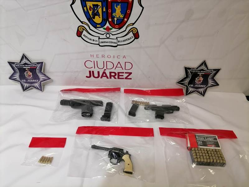 Detienen a sujeto en posesión de tres armas de fuego