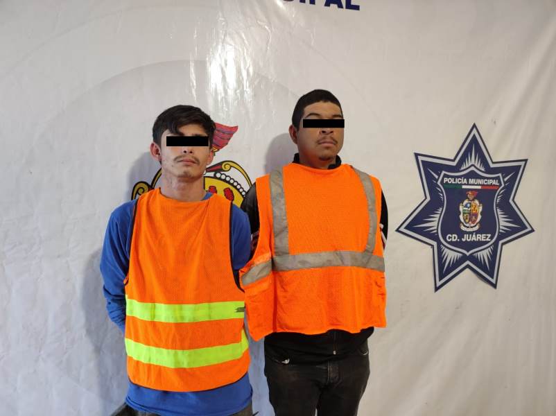 Policías municipales rescataron a seis migrantes y detuvieron dos sujetos 